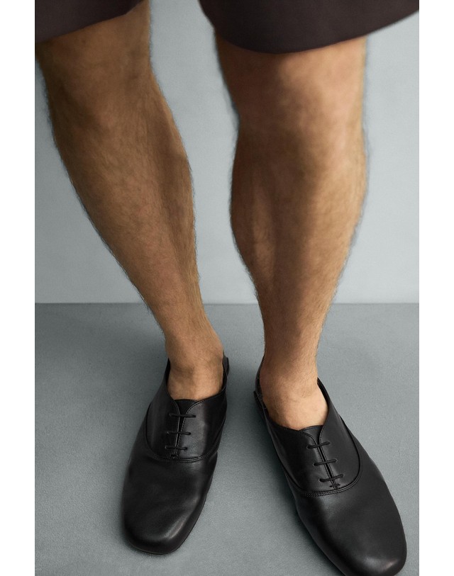 자라 자라 라운드토 레더 레이스업 슈즈 2481/820/800 BLACK 블랙 착용컷