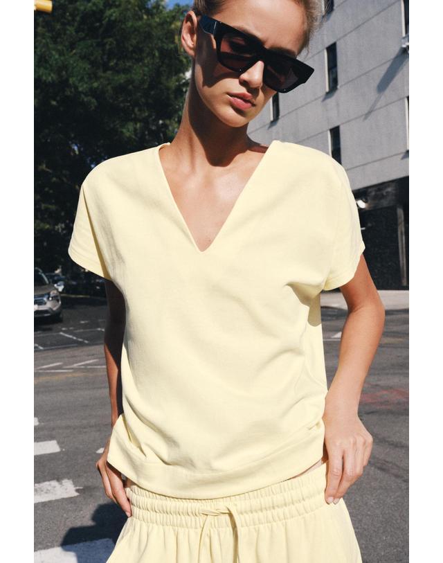 자라 자라 레귤러핏 브이넥 반팔 코튼 티셔츠 2335/239/300 YELLOW 노랑 착용컷