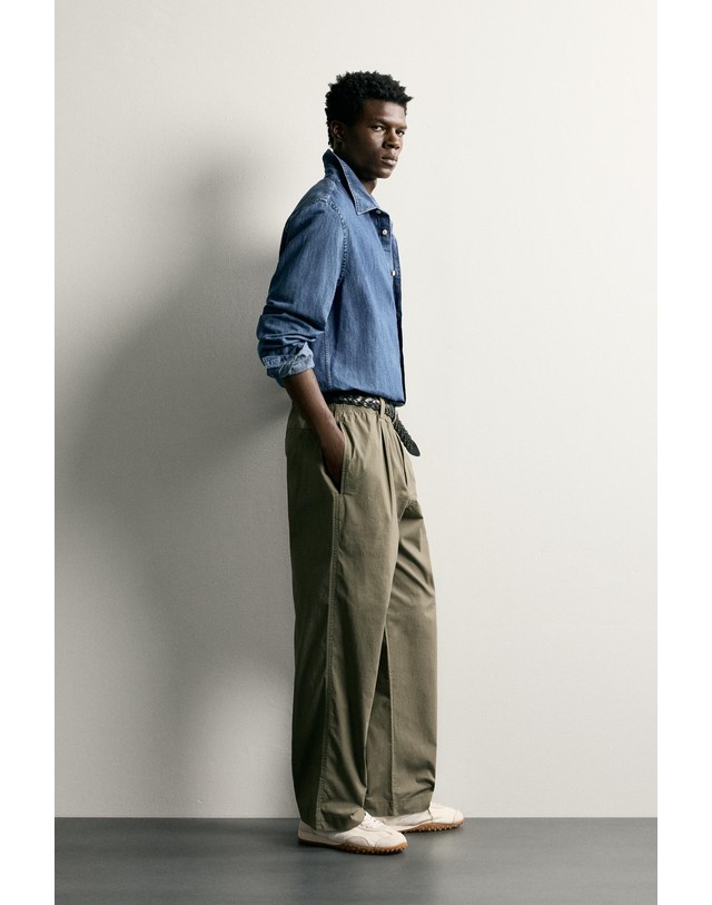 자라 자라 릴렉스핏 플리츠 코튼 팬츠 1063/443/505 KHAKI 카키 착용컷