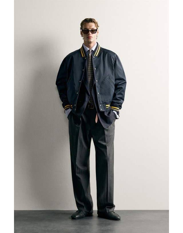 자라 자라 릴렉스핏 배색 봄버 자켓 1437/113/401 NAVY BLUE 네이비 착용컷