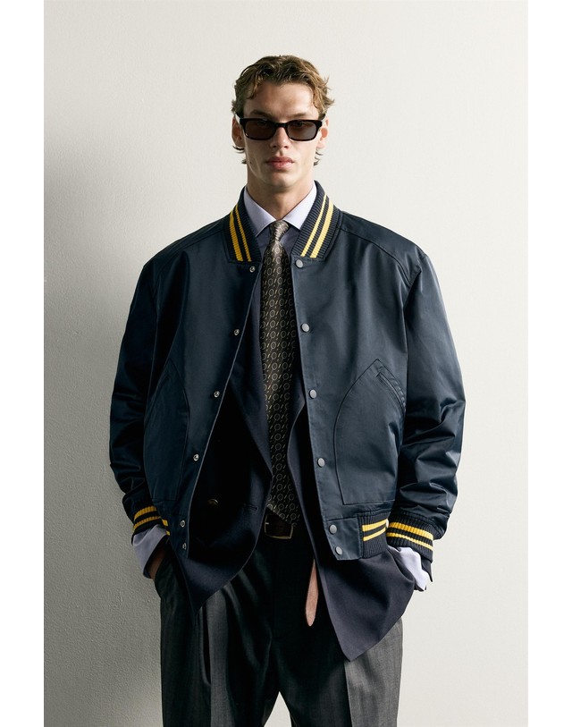 자라 자라 릴렉스핏 배색 봄버 자켓 1437/113/401 NAVY BLUE 네이비 착용컷