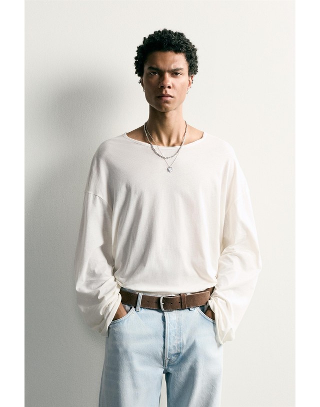 자라 자라 릴렉스핏 라운드넥 긴팔 티셔츠 3665/333/250 WHITE 아이보리 착용컷