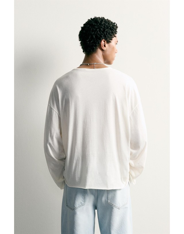 자라 자라 릴렉스핏 라운드넥 긴팔 티셔츠 3665/333/250 WHITE 아이보리 착용컷