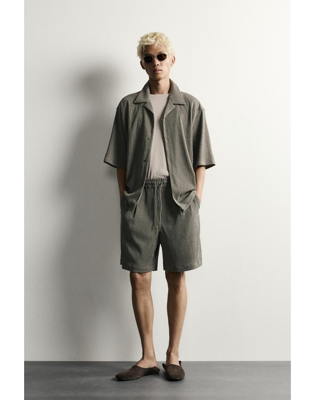 자라 자라 릴렉스핏 텍스처 볼링칼라 반팔 셔츠 7380/360/506 LIGHT KHAKI 카키 착용컷