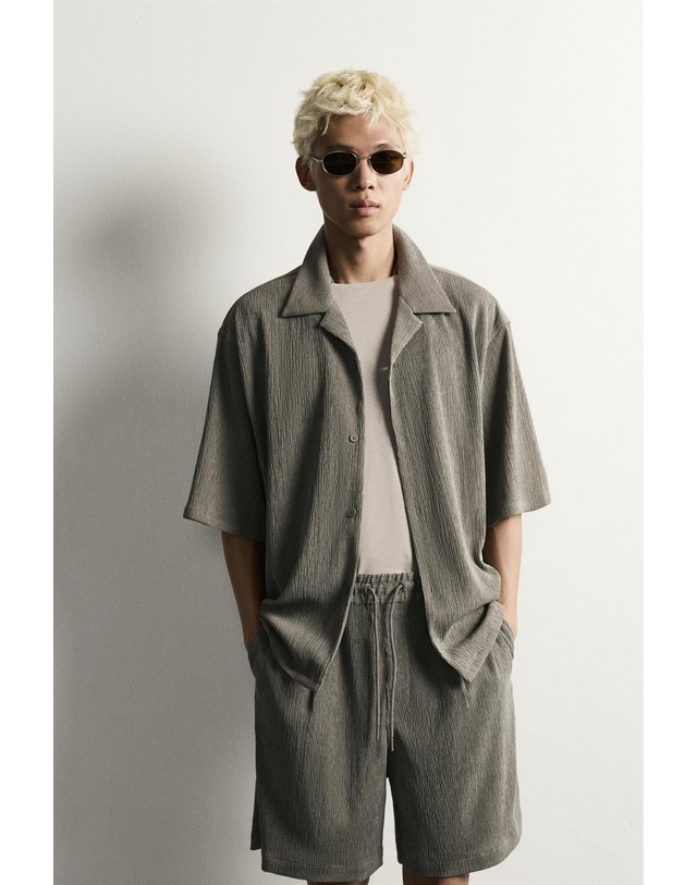 자라 자라 릴렉스핏 텍스처 볼링칼라 반팔 셔츠 7380/360/506 LIGHT KHAKI 카키 착용컷