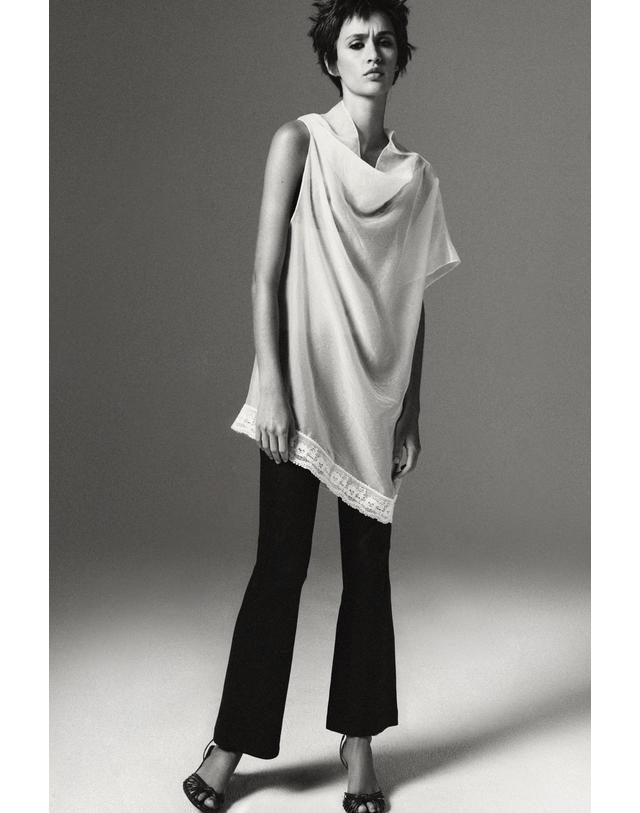 자라 자라 오간자 레이스 헴 민소매 탑 1758/704/990 990 아이보리 착용컷