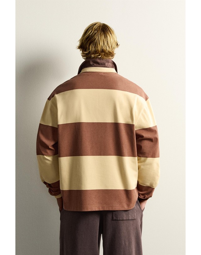 자라 자라 스트라이프 넘버 패치 긴팔 폴로셔츠 4087/328/700 BROWN 브라운 착용컷