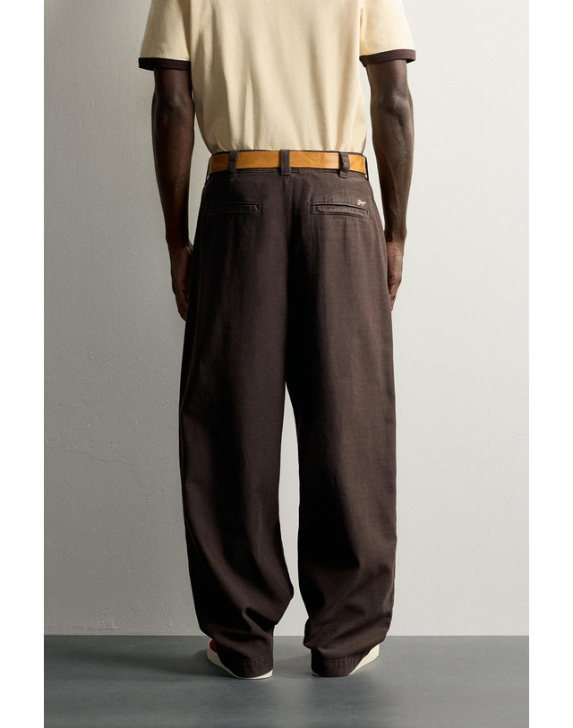 자라 자라 릴렉스핏 플리츠 워시드 치노 팬츠 8062/311/700 BROWN 초콜릿 착용컷