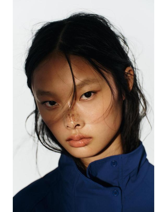 자라 자라 하이넥 드로스트링 나일론 자켓 4772/703/420 BLUISH 블루 착용컷