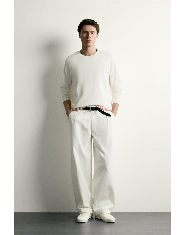 자라 자라 레귤러핏 라운드넥 니트 스웨터 2621/302/251 OYSTER-WHITE 아이보리 착용컷