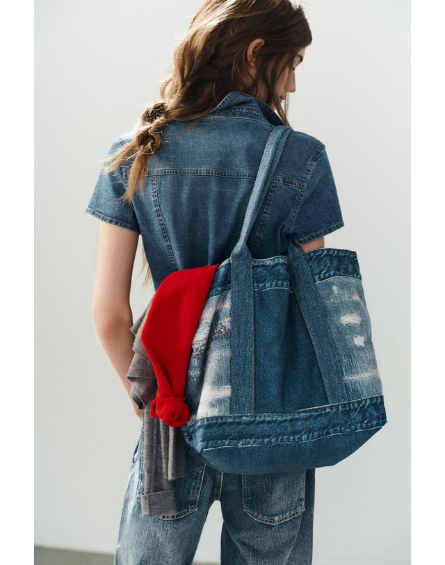 자라 자라 데님 이펙트 토트백 6106/810/017 DENIM BLUE 블루 착용컷