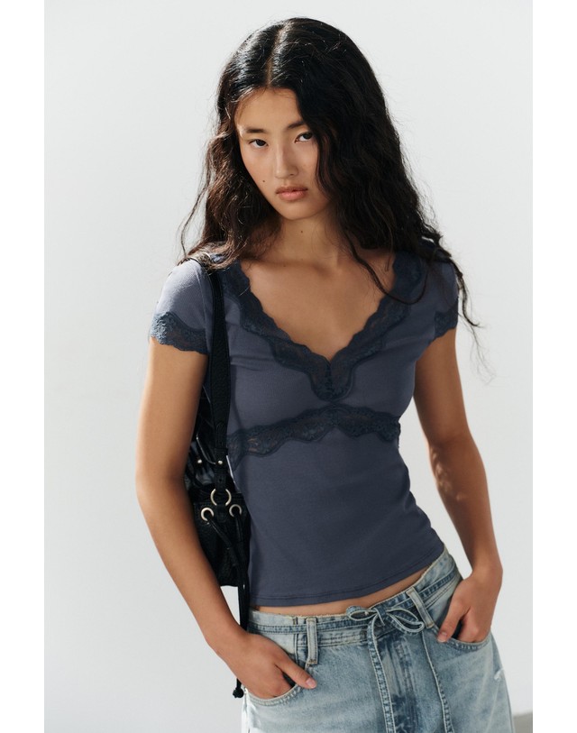 자라 자라 레이스 디테일 브이넥 반팔 탑 4770/805/401 NAVY BLUE 네이비 착용컷