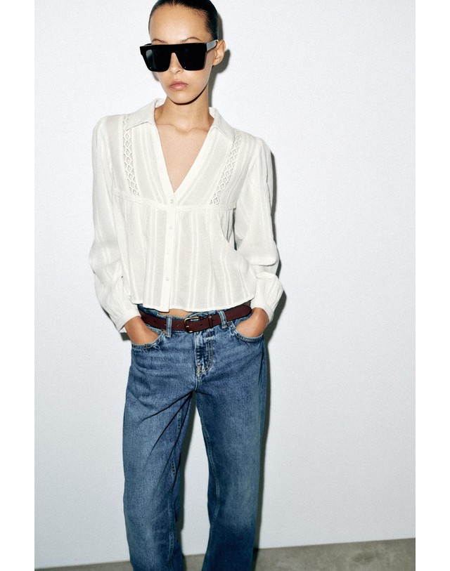 자라 자라 크롭 레이스 브이넥 긴팔 셔츠 8372/272/250 WHITE 화이트 착용컷