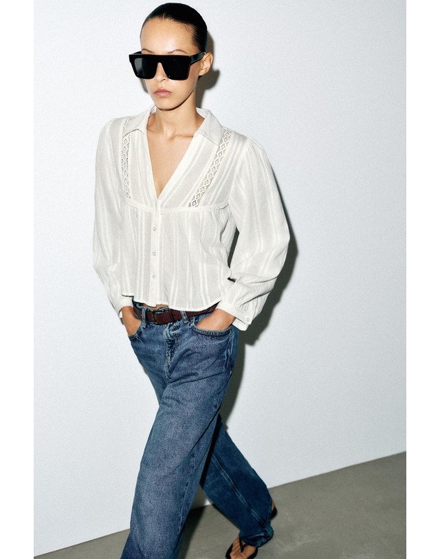 자라 자라 크롭 레이스 브이넥 긴팔 셔츠 8372/272/250 WHITE 화이트 착용컷