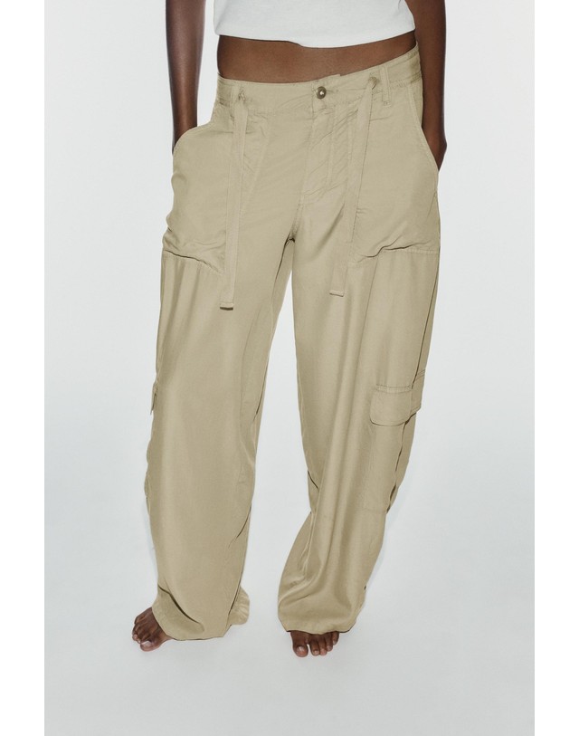 자라 자라 라이오셀 와이드 카고 팬츠 6929/253/506 LIGHT KHAKI 카키 착용컷