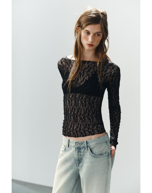 자라 자라 레이스 라운드넥 긴팔 탑 3641/811/800 BLACK 블랙 착용컷
