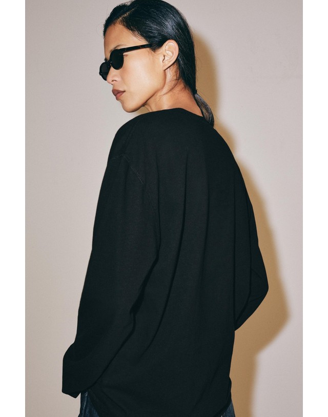 자라 자라 린넨 혼방 헨리넥 긴팔 티셔츠 0858/103/800 BLACK 블랙 착용컷