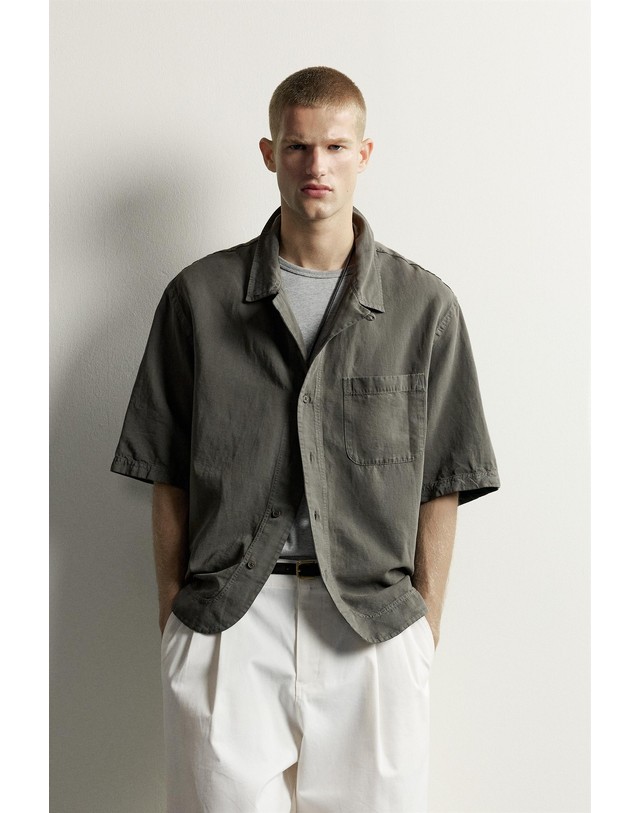 자라 자라 워시드 코튼 린넨 릴렉스핏 반팔 셔츠 0706/150/958 DARK KHAKI 카키 착용컷