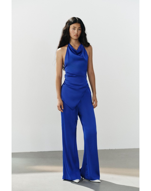 자라 자라 새틴 드레이프 홀터넥 비대칭 탑 2748/332/446 ELECTRIC BLUE 블루 착용컷