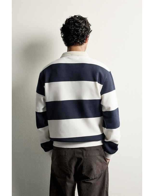 자라 자라 스트라이프 피케 긴팔 폴로셔츠 0526/325/060 WHITE / NAVY 멀티컬러 착용컷