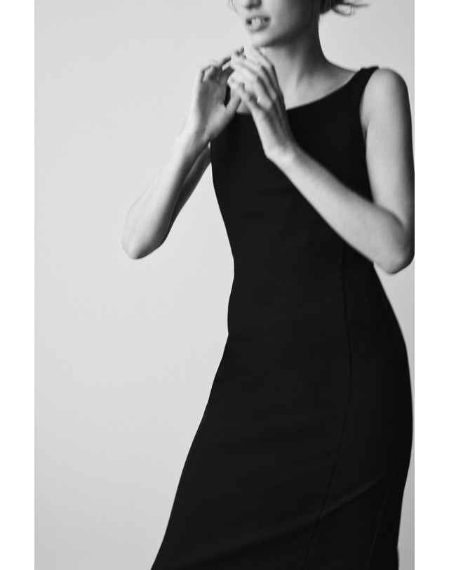 자라 자라 보트넥 슬림핏 미디 원피스 8611/762/800 BLACK 블랙 착용컷
