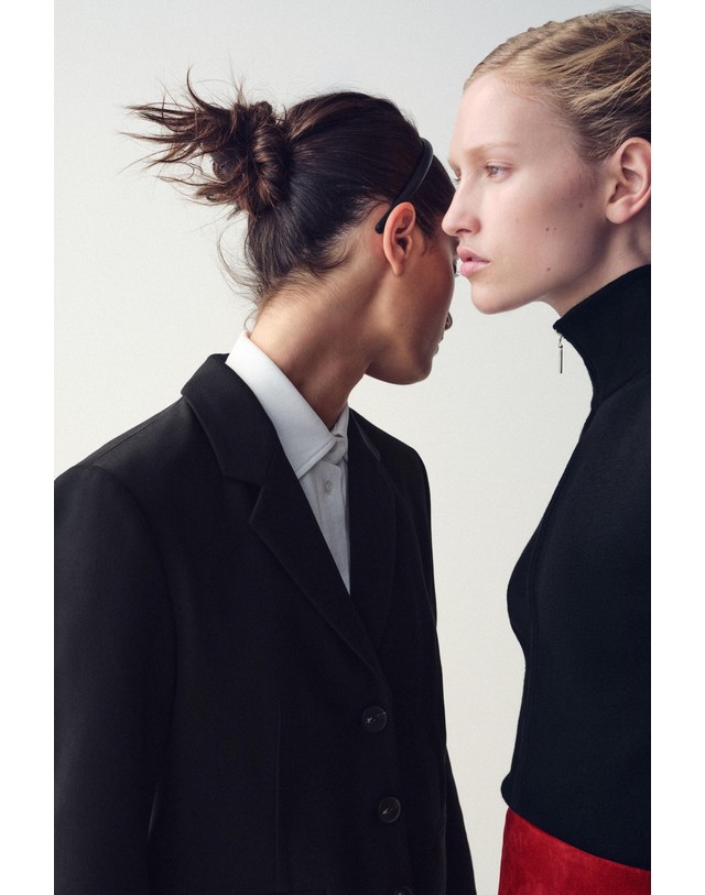 자라 자라 크롭 핀턱 블레이저 7845/634/800 BLACK 블랙 착용컷