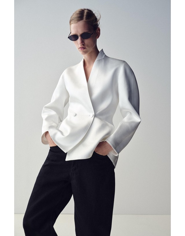 자라 자라 새틴 칼라리스 블레이저 7833/961/251 OYSTER-WHITE 화이트 착용컷
