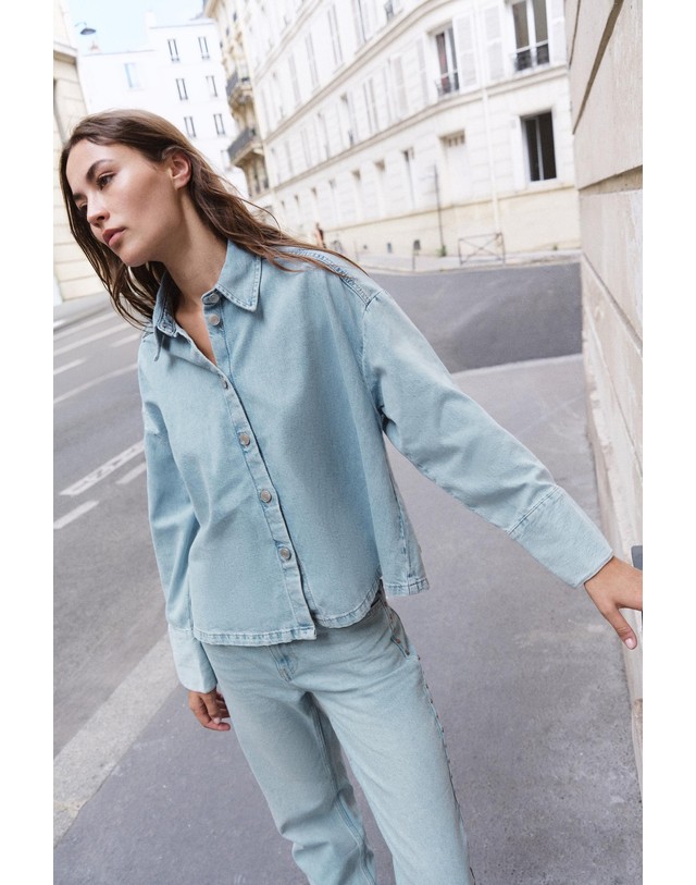 자라 자라 오버사이즈 크롭 데님 셔츠 1889/158/406 LIGHT BLUE 블루 착용컷