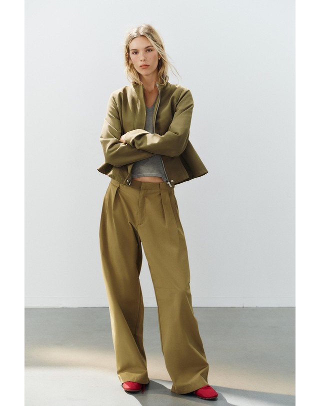 자라 자라 슬림핏 하이넥 페플럼 자켓 8490/700/505 KHAKI 카키 착용컷