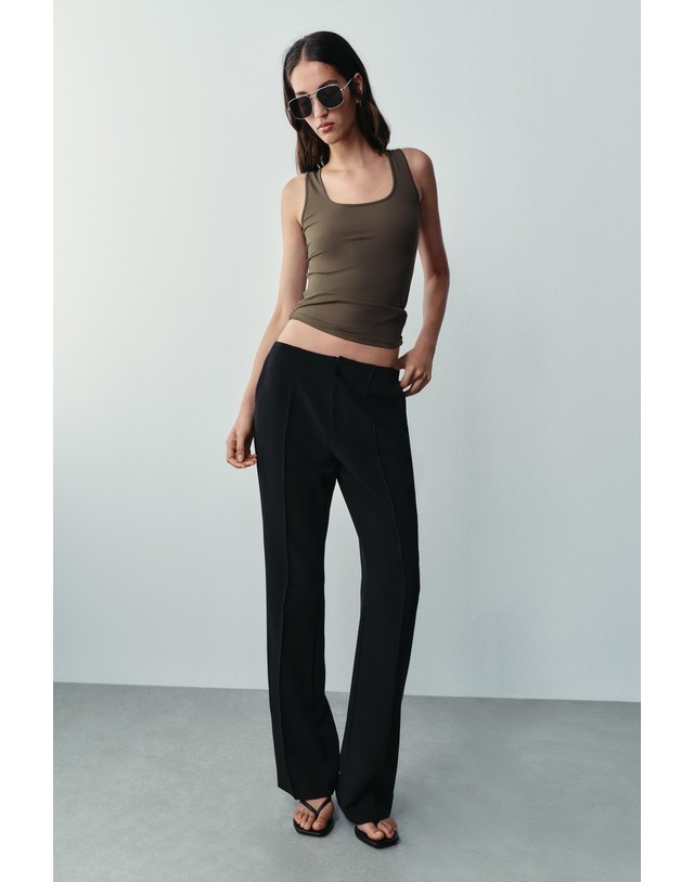 자라 자라 슬림핏 라운드넥 민소매 탑 3905/681/505 KHAKI 카키 착용컷