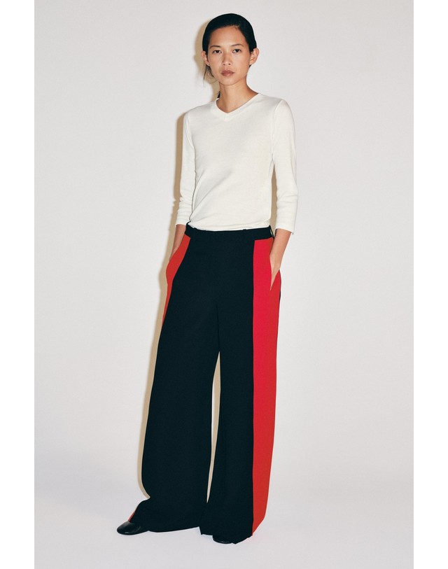 자라 자라 사이드 테이핑 와이드 팬츠 2002/235/065 RED / BLACK 멀티컬러 착용컷