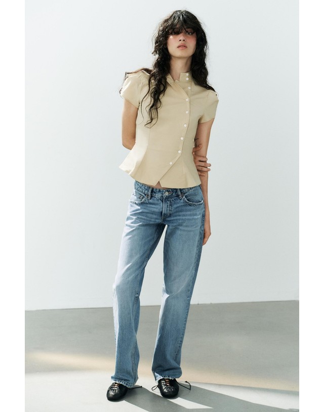자라 자라 슬림핏 크로스 버튼 반팔 셔츠 4764/019/710 BEIGE 베이지 착용컷