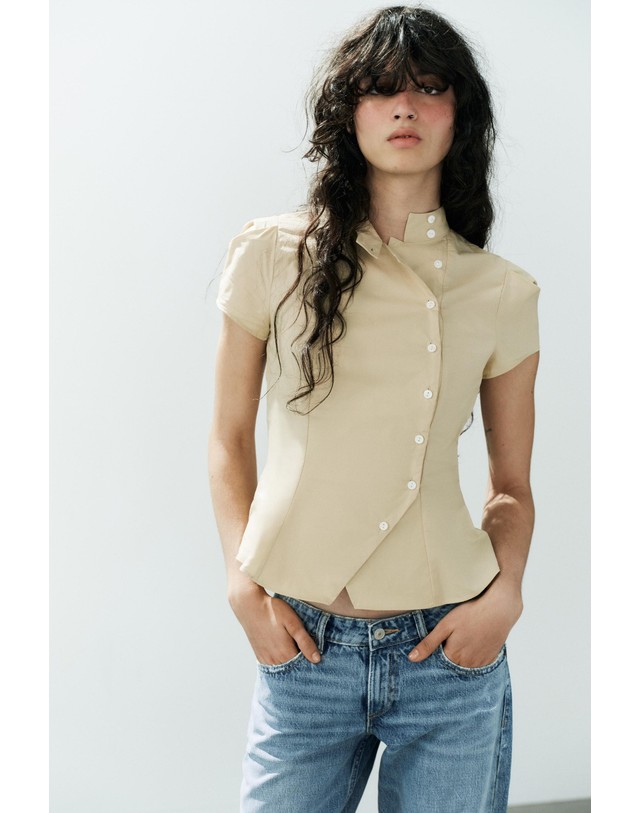 자라 자라 슬림핏 크로스 버튼 반팔 셔츠 4764/019/710 BEIGE 베이지 착용컷