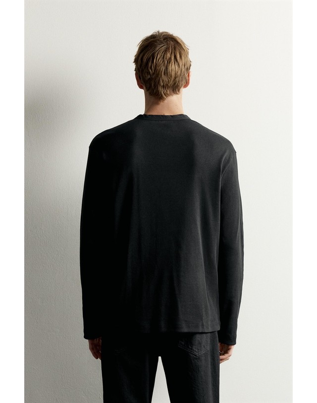 자라 자라 릴렉스핏 헨리넥 긴팔 코튼 티셔츠 5584/398/800 BLACK 블랙 착용컷