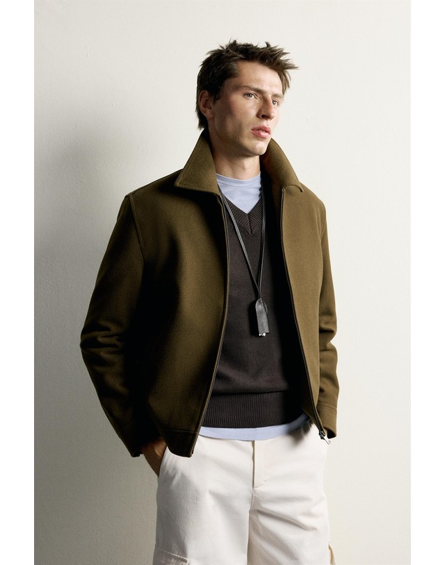 자라 자라 레귤러핏 텍스처 집업 자켓 3286/500/528 DARK OLIVE 카키 착용컷