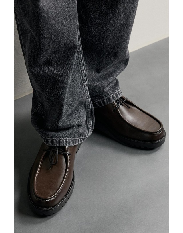 자라 자라 모크토 트랙솔 레이스업 슈즈 2419/720/700 BROWN 초콜릿 착용컷