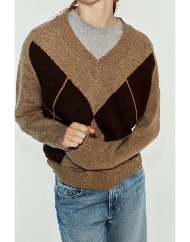 자라 자라 아가일 브이넥 니트 스웨터 2893/148/756 MID-CAMEL 카멜 착용컷