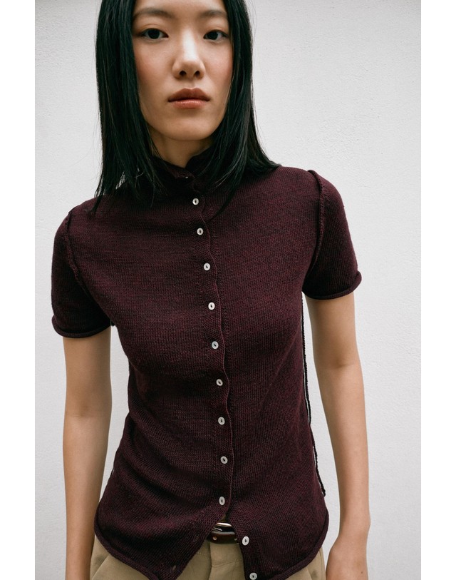 자라 자라 하이넥 배색 반팔 가디건 3991/101/610 AUBERGINE 레드 착용컷