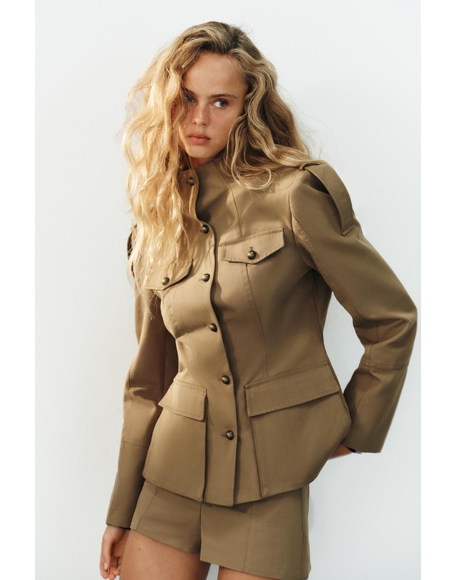 자라 자라 슬림핏 플랩 포켓 밀리터리 자켓 4341/828/506 LIGHT KHAKI 카키 착용컷