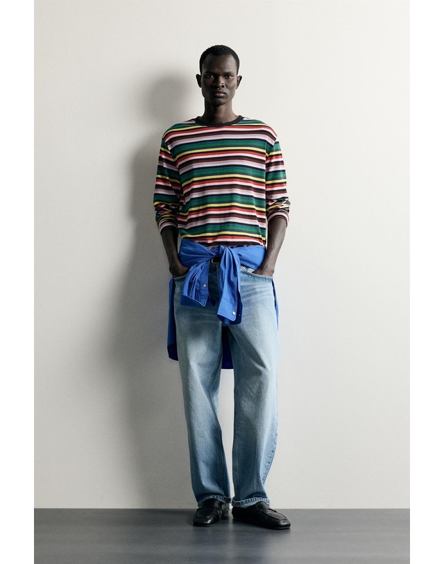 자라 자라 스트라이프 라운드넥 긴팔 티셔츠 5584/306/104 STRIPED 멀티컬러 착용컷