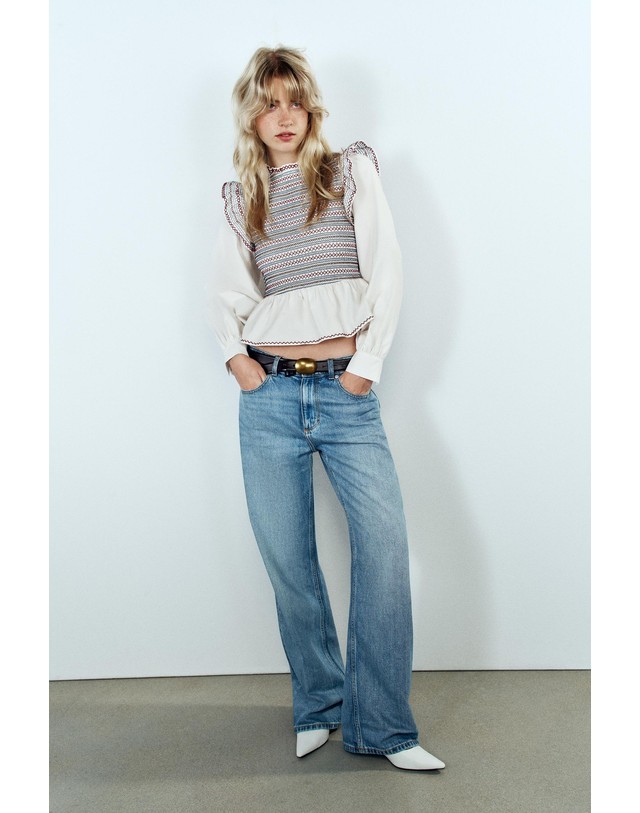자라 자라 자수 스모킹 러플 블라우스 8741/240/250 WHITE 화이트 착용컷