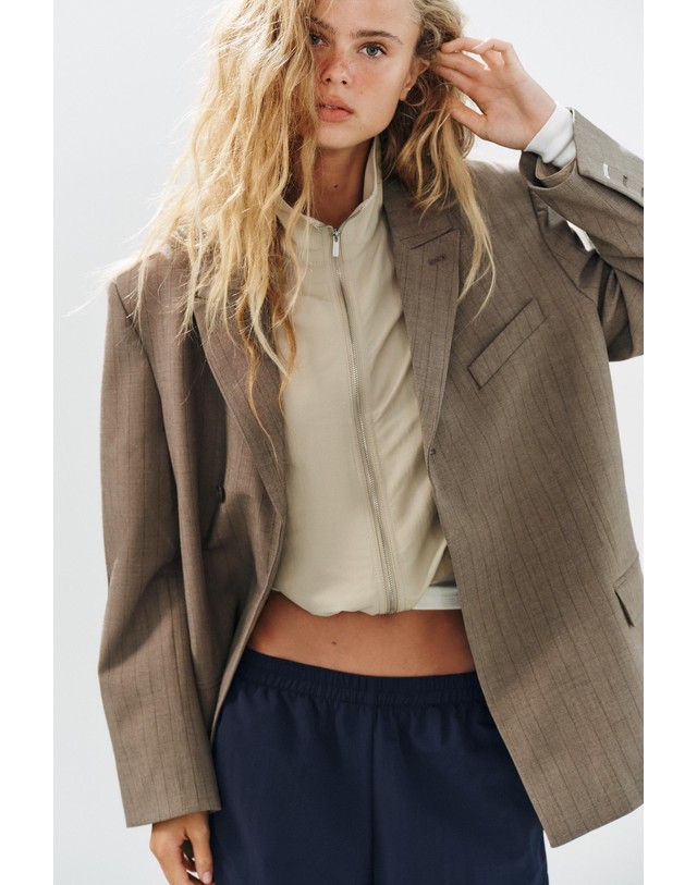 자라 자라 오버사이즈 핀스트라이프 블레이저 5063/746/700 BROWN 브라운 착용컷