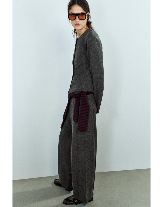 자라 자라 라운드넥 버튼 크롭 자켓 5039/670/807 ANTHRACITE GREY 그레이 착용컷
