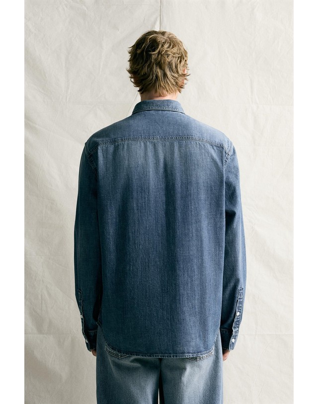 자라 자라 레귤러핏 워시드 데님 긴팔 셔츠 5585/434/073 BLUE / NAVY 블루 착용컷