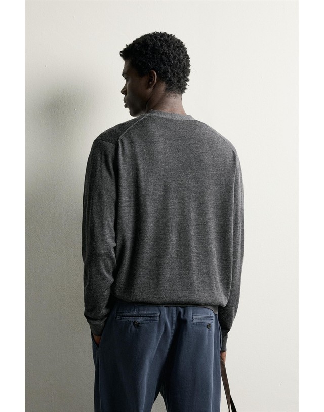 자라 자라 울 레귤러핏 브이넥 버튼 가디건 4216/305/801 ANTHRACITE GREY 그레이 착용컷