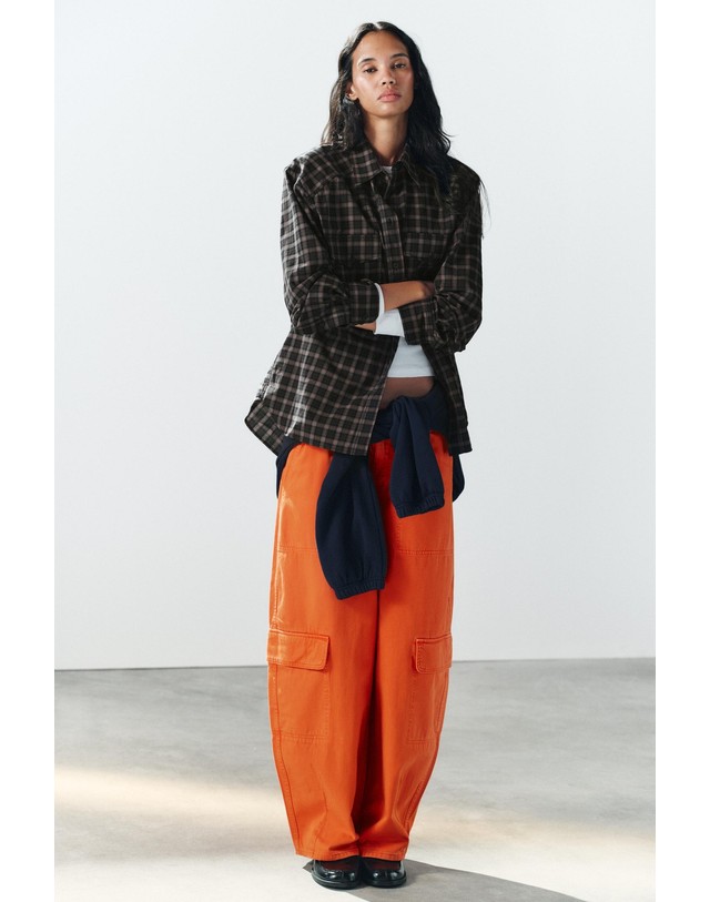 자라 자라 오버사이즈 체크 포플린 긴팔 셔츠 7724/240/056 BLACK/ORANGE 멀티컬러 착용컷