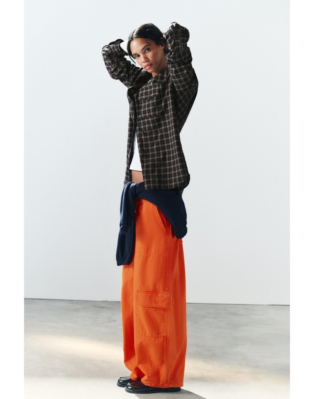 자라 자라 오버사이즈 체크 포플린 긴팔 셔츠 7724/240/056 BLACK/ORANGE 멀티컬러 착용컷