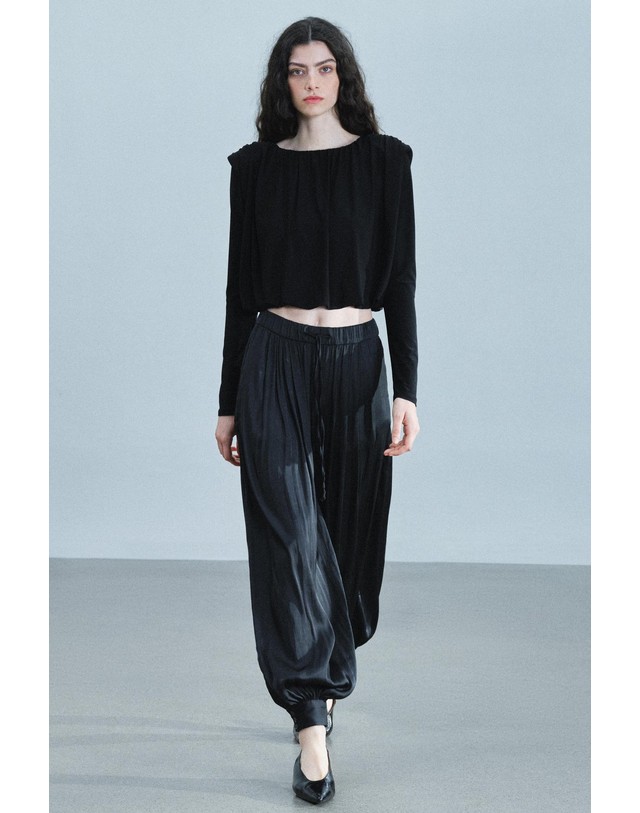 자라 자라 드레이프 숄더패드 크롭 긴팔 탑 2298/706/800 BLACK 블랙 착용컷