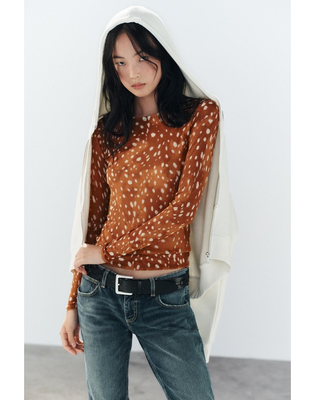자라 자라 애니멀 프린트 라운드넥 니트 탑 2893/157/050 ONLY ONE 브라운 착용컷