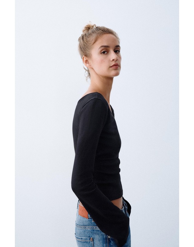 자라 자라 골지 브이넥 벨슬리브 탑 1044/631/800 BLACK 블랙 착용컷